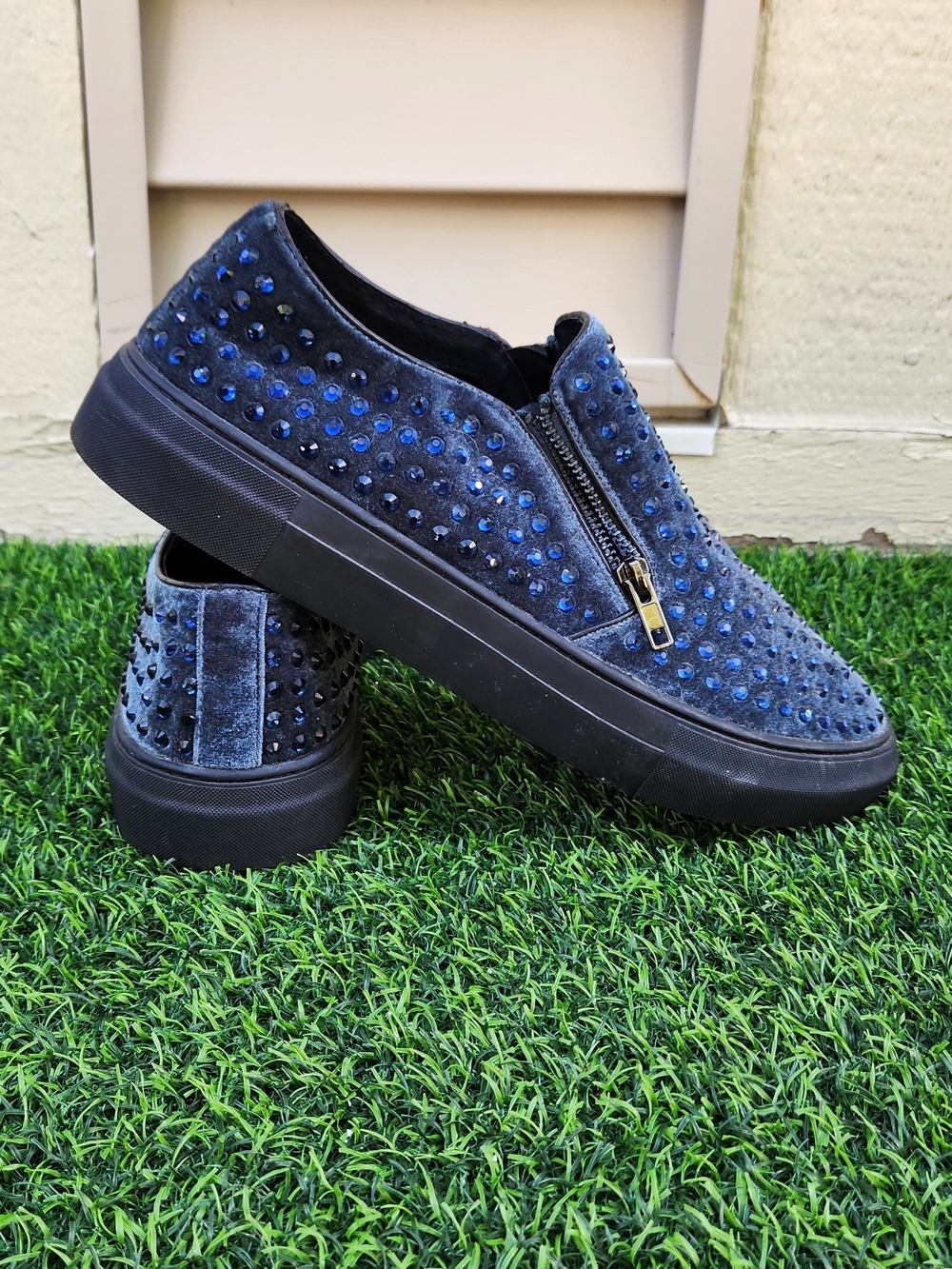 STEVE MADDEN Blue Velvet Slip-On Sneakers with Studs & Side Zipper SIZE 12